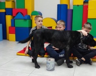 Dogoterapia w klasie 3b