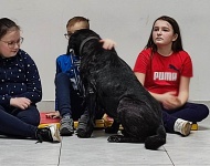 Dogoterapia w klasie 3b