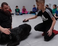 Dogoterapia w klasie 3b